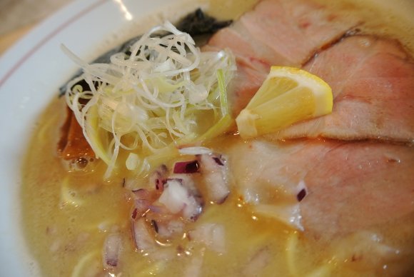 【ラーメン ノボリザカ】濃厚鯛だしラーメンが旨い！札幌では希少な一杯
