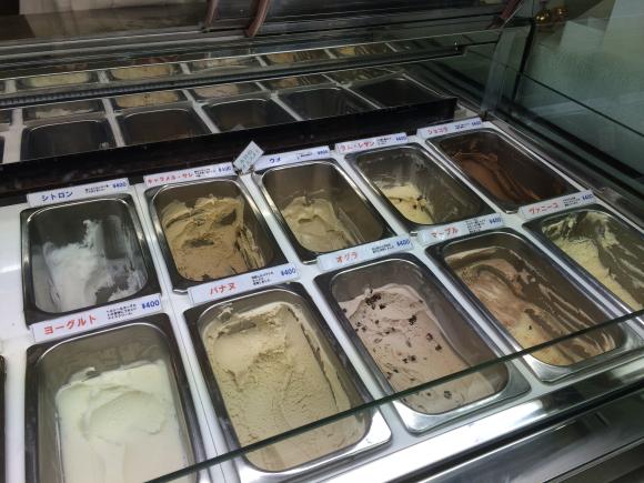 ラ・リューシェ：毎年３ヶ月間限定オープンのアイスクリーム店