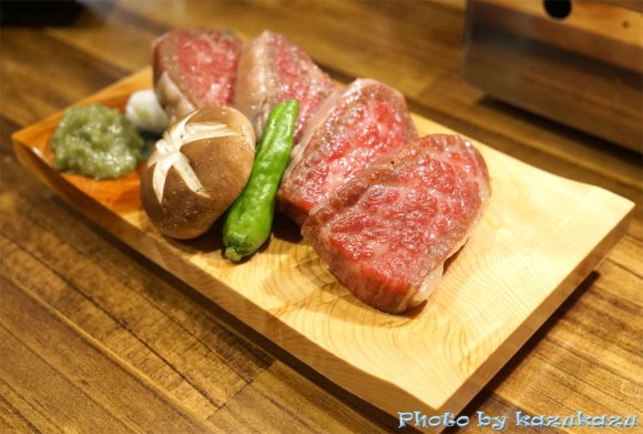 インパクト大の極厚塊肉も！日本橋で話題の焼肉店「焼きち すぅーさん」