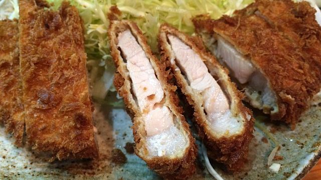 揚げたて豚カツランチが安い！行列必至の人気店・弁けい＠新宿
