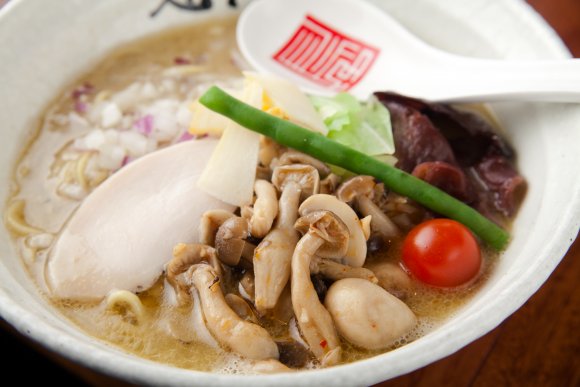 濃厚鶏白湯にあっさり鶏清湯！恵比寿で国産食材にこだわる人気ラーメン店