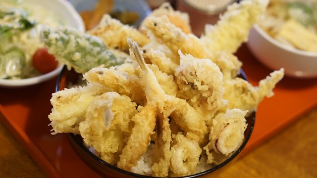 福岡でデカ盛り食べるなら！デカ盛りの海鮮丼や食べ放題があるお店