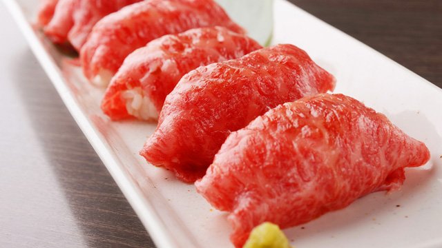 とろける肉寿司が平日限定で食べ放題！飲放付き3000円の超お得コース