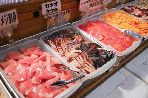 1200円でお刺身もフライもカレーも食べ放題！上野で話題の海鮮ランチ