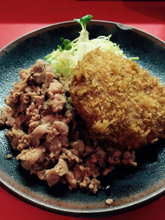 定食のド定番豚肉の生姜焼き。赤坂で食べる生姜焼き定食3選