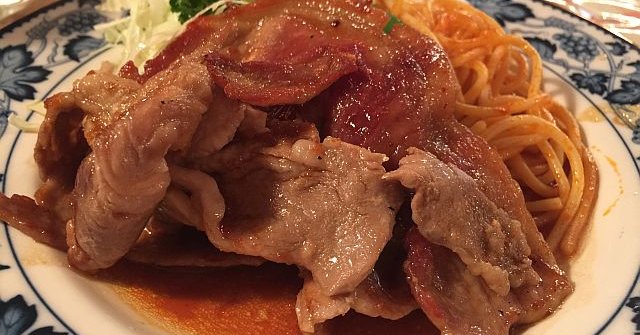 生姜焼き定食 生姜の香りが食欲をそそる