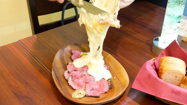 月曜はローストビーフ食べ放題1000円！肉とチーズの店が幸せすぎる！
