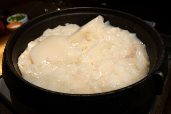 【神田かしわき】8時間煮込んだ水炊きが絶品！鶏料理と人気地酒が旨い店