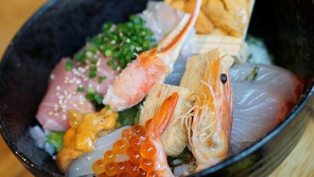 心ゆくまで海鮮を！新鮮な海鮮丼が思う存分堪能できる店7記事