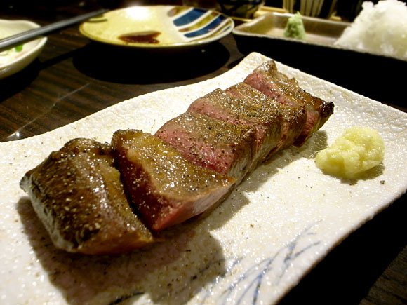 お得な肉盛2人前は3千円！焼肉ではない肉が食べたいときに行くべき店