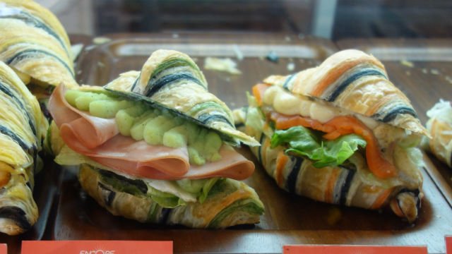 世界でここにしかないカラフルサンドも！関西の絶品サンドイッチ4選
