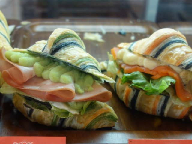 世界でここにしかないカラフルサンドも！関西の絶品サンドイッチ4選