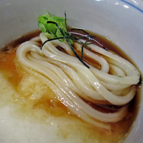 今や希少！激ウマすぎる「名古屋イチバ系うどん」が食べられる麺類食堂