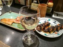 ワイン片手に「蒲焼」と「鰻串」を堪能できるコスパ抜群の鰻居酒屋