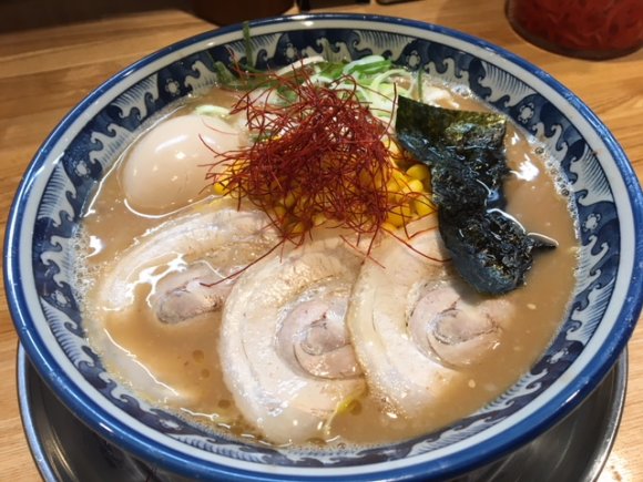 大阪にあの風来軒が再上陸！豚骨と水だけでとるスープが自慢のラーメンを