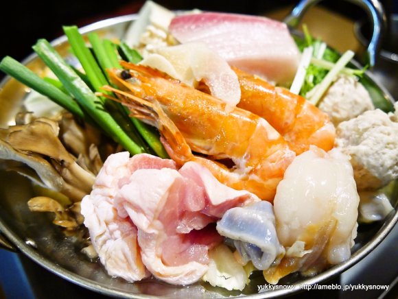 牡蠣に帆立にピチピチ鮮魚！恵比寿の生鮮市場直轄店で海鮮三昧