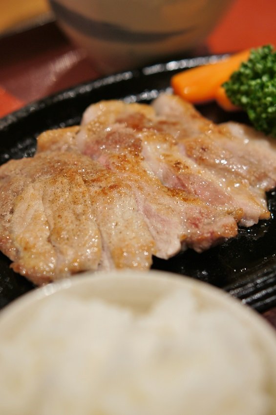 ガッツリ食べて夏を楽しもう！豚肉料理が最高にウマいおすすめの店6記事