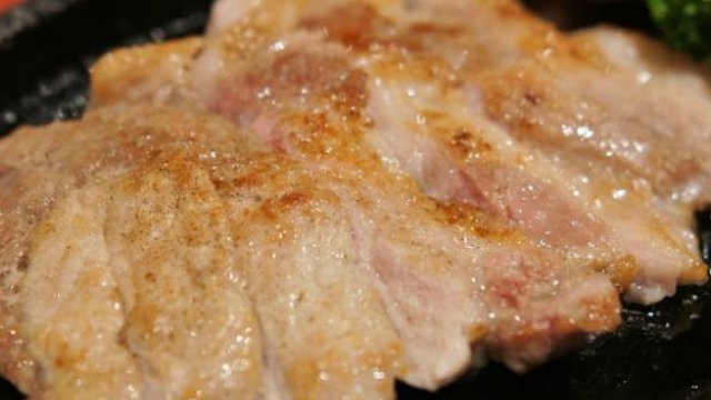 ガッツリ食べて夏を楽しもう！豚肉料理が最高にウマいおすすめの店6記事