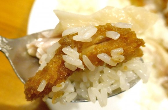 神田の東京カオマンガイで味わう！プリプリの茹で鶏が旨いカオマンガイ