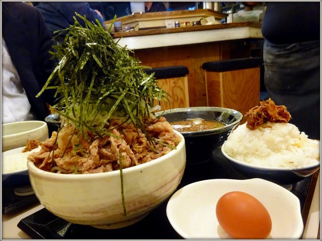 1.5キロの激盛りそばに海鮮丼食べ放題！札幌で楽しめるデカ盛りグルメ
