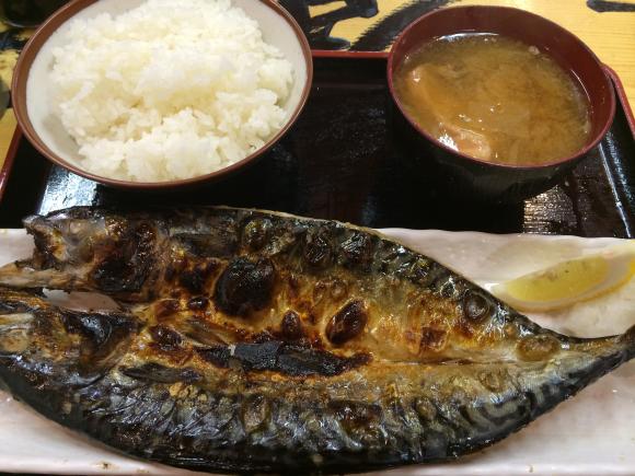 新宿で新鮮・豪快な魚定食を食べるならココ！タカマル鮮魚店