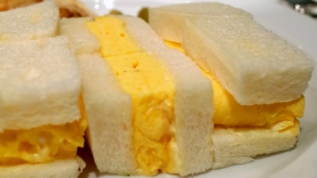 玉子サンドが超進化！食パン専門店セントルザベーカリーのオムレツサンド