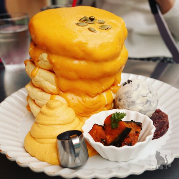 5段重ねのパンケーキタワーもOK！原宿の人気店のかぼちゃパンケーキ