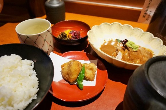食べなきゃ損！河豚の唐揚と鯛茶漬が付いて千円の驚愕ランチ！