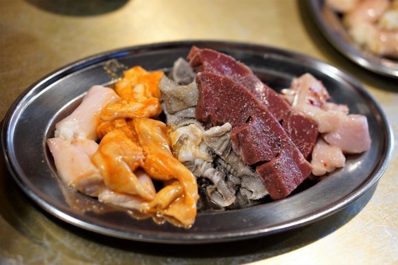 地元民オススメ！焼肉や天ぷら定食など、お腹いっぱいになれる福岡グルメ