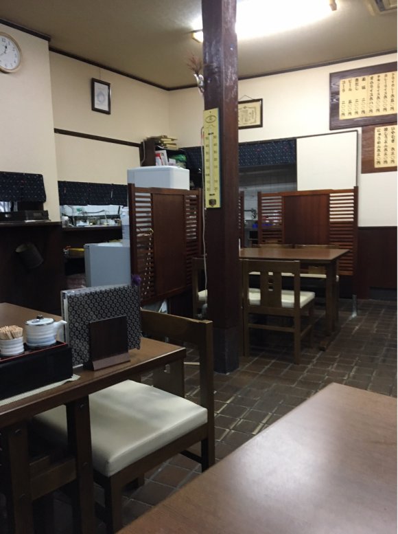 開業は江戸時代半ば！？大阪に現存する最古の麺類食堂で食す「中華そば」