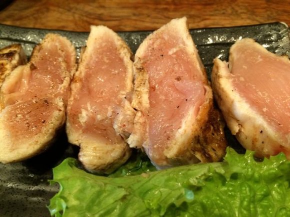 【新宿】外カリッ中レア！ブランド肉の豪快刺身ステーキランチ