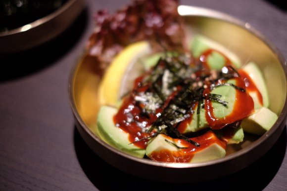 本場オモニの家庭的韓国料理に舌鼓！サムギョプサル食べ比べは必食の店