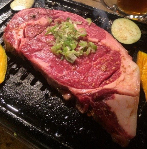 巨大なお肉からジューシーな厚切りタンまで！東京で味わえる極上焼肉5選