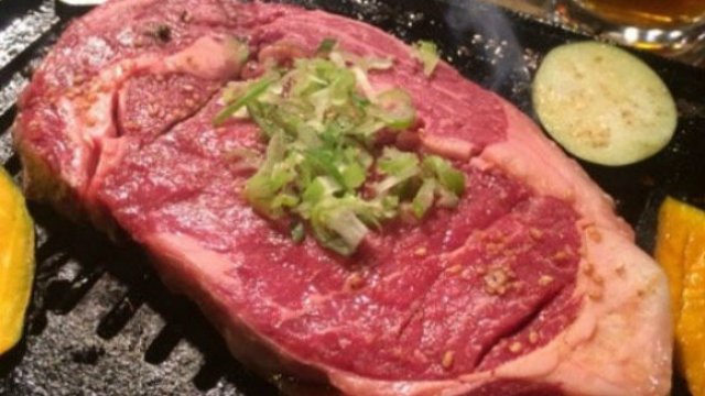 巨大なお肉からジューシーな厚切りタンまで！東京で味わえる極上焼肉5選