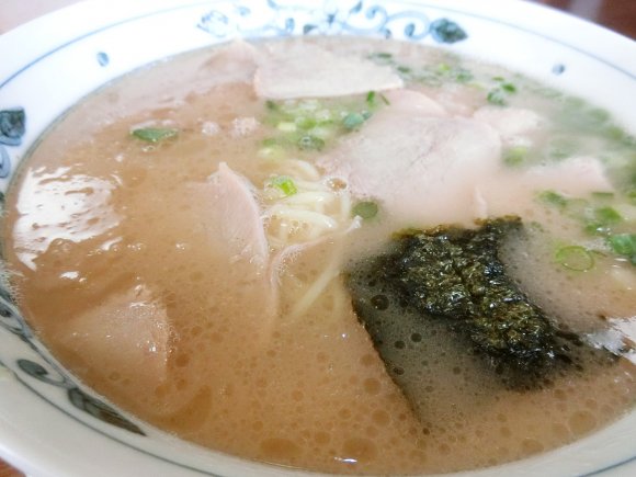 濃厚スープに柔らか麺！九州各県から訪問者を呼ぶ「佐賀ラーメン」3軒