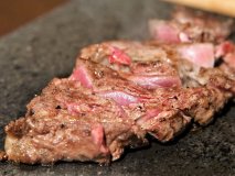 豪快な塊肉を自分好みの焼き加減で！とにかく肉が旨いパリ発肉ビストロ