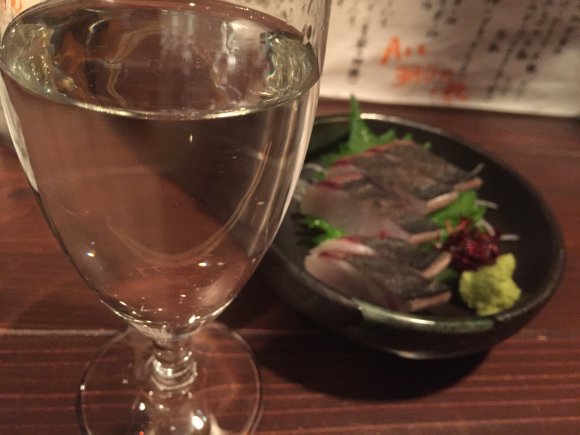 日本酒も全品380円！市場直送の鮮魚が激安で楽しめる人気店