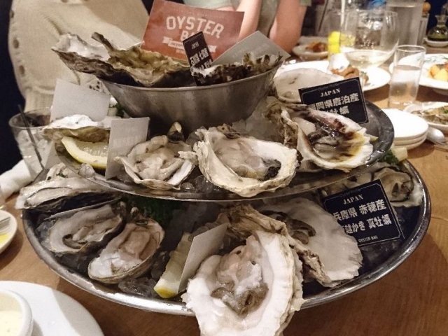 ミルキーな15種の生牡蠣食べ比べ ワインも飲み放題な新宿駅激近のお店 メシコレ