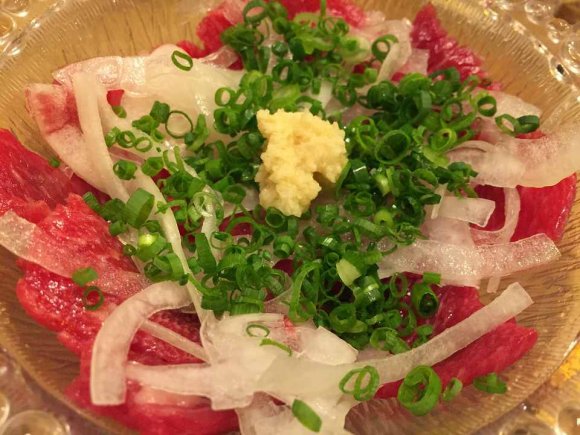 焼き牡蠣に胡麻鯖、いわし明太子まで！新鮮な本場の九州料理が味わえる店