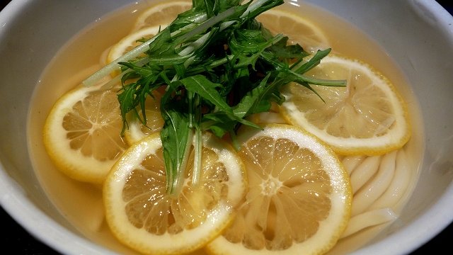 夏にぴったり！清涼感溢れるレモンのうどん@大阪・中崎町