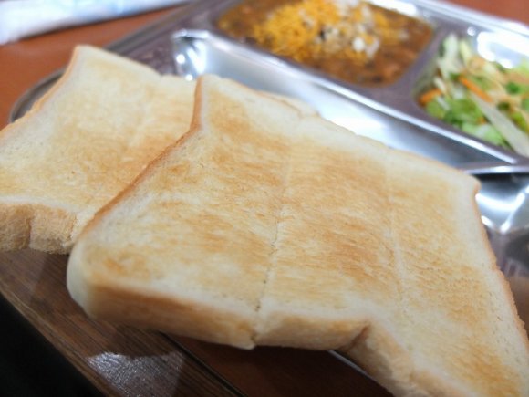 【西葛西】ナンより食パン！？インドの本当の家庭料理を楽しむ
