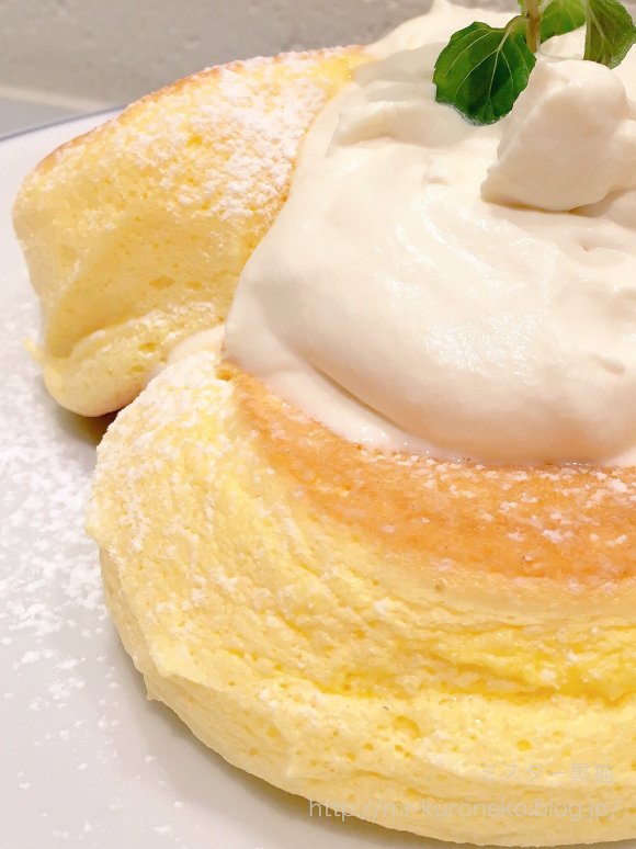 早くも人気店に！ふわふわの「奇跡のパンケーキ」が味わえる下北沢の新店