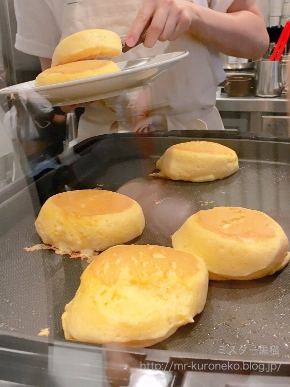 早くも人気店に！ふわふわの「奇跡のパンケーキ」が味わえる下北沢の新店