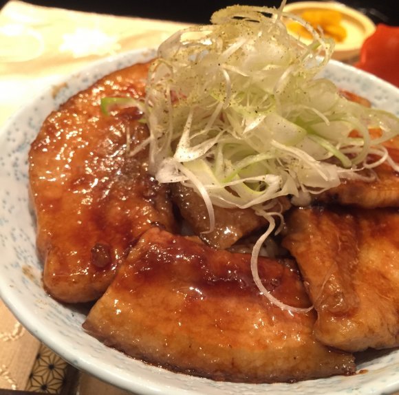 大阪でデカ盛り食べるなら！大食いチャレンジもできる驚愕の巨大メニュー