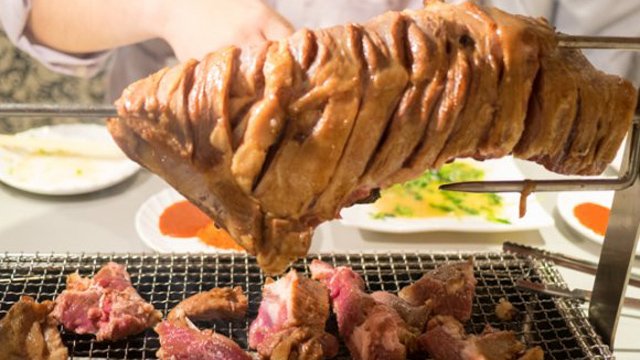 大きな肉の塊にテンションマックス！おいしい羊や兎も楽しめる中国料理店