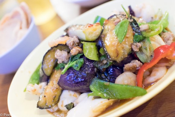 海老チャーハンは思わず唸る美味さ！都会の真ん中で激旨タイ料理を堪能！