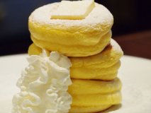 史上最強のふわしゅわ感！？スプーンで食べるパンケーキを発見