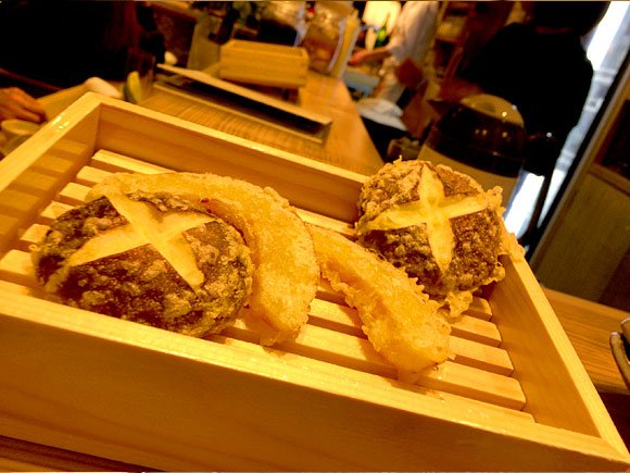 予約必須！カジュアルに「天ぷら呑み」が楽しめる、いま福岡で人気のお店